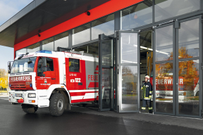 Industrietore Falttore Aluminium AL603F thermisch getrennt für Feuerwehrtore