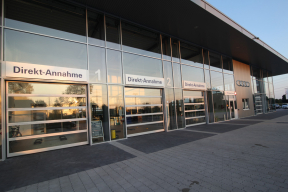 Industrietore Sektionaltore Aluminium DSTR-Panorama Autohaus